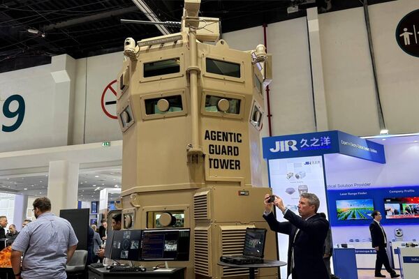 برج مراقبة إماراتي جديد يمكنه العمل كحرس حدود وحماية السفارات والمطارات - سبوتنيك عربي