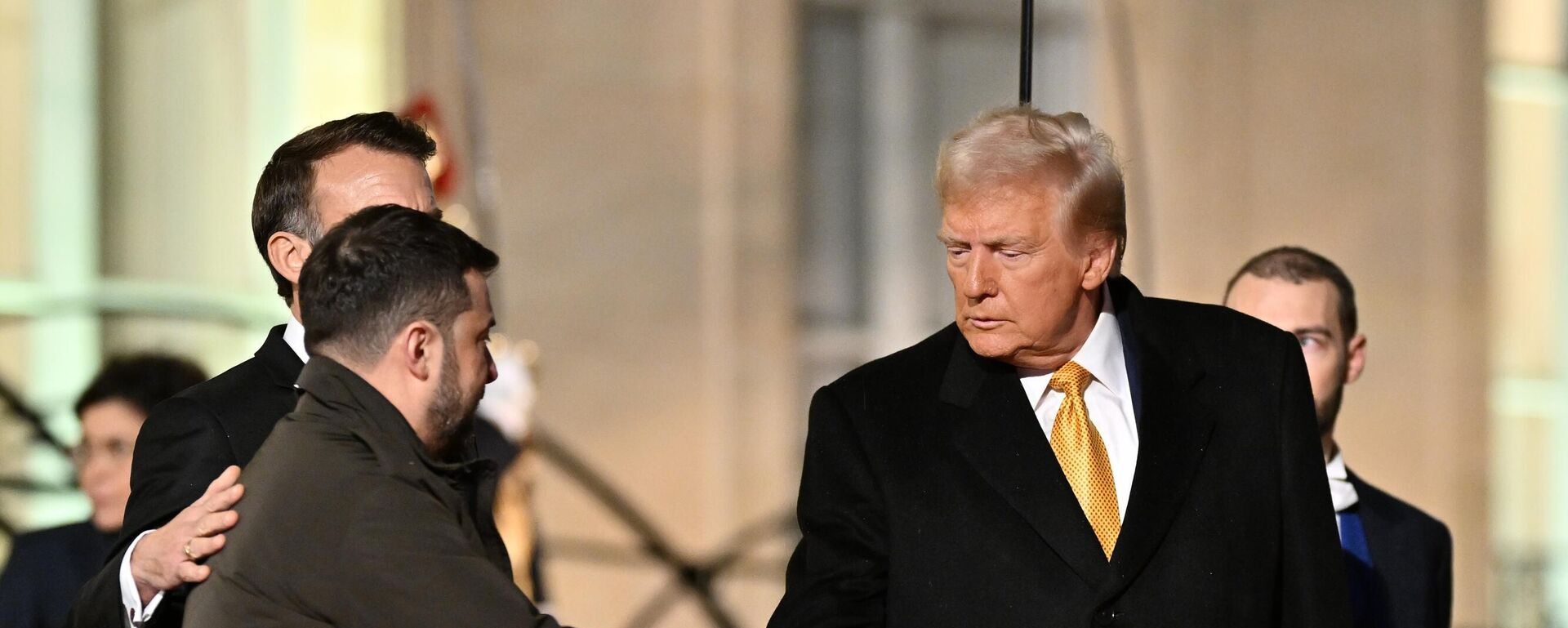 الرئيس الأمريكي دونالد ترامب، وفلاديمير زيلينسكي - سبوتنيك عربي, 1920, 19.02.2025