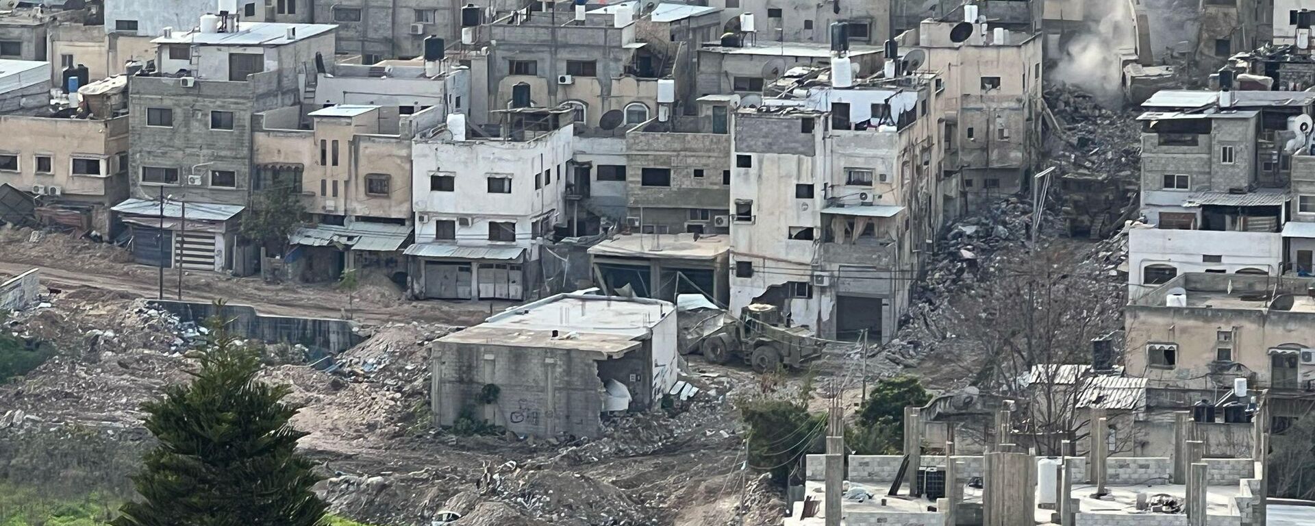 إسرائيل تدمر عشرات المنازل والمحال التجارية بمخيم طولكرم شمال الضفة الغربية  - سبوتنيك عربي, 1920, 23.02.2025