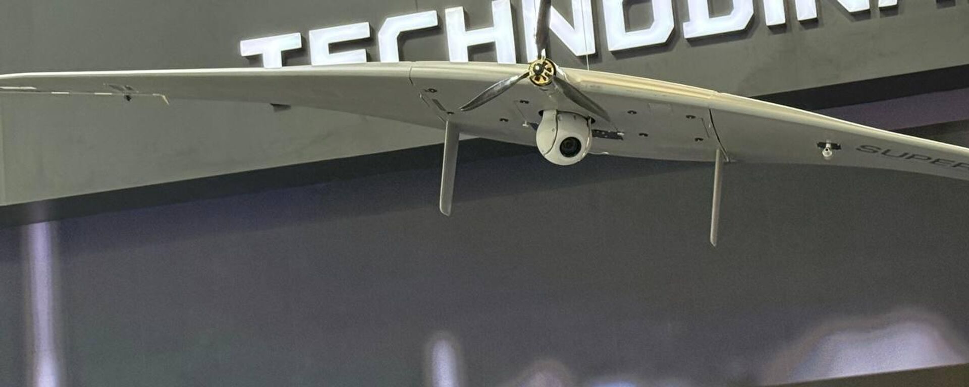 الطائرة المسيرة الروسية من طراز سوبركام إس 350،  في معرض آيدكس- 2025 - سبوتنيك عربي, 1920, 21.02.2025