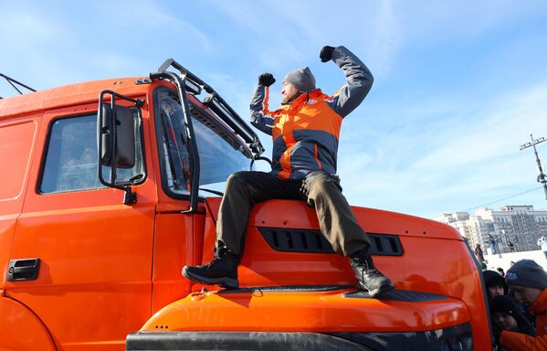 متسابق فريق الأورال في مهرجان الرياضات الشتوية الروسي الصيني في بلاغوفيشتشينسك. متسابق فريق الأورال في مهرجان الرياضات الشتوية الروسي الصيني في بلاغوفيشتشينسك. - سبوتنيك عربي