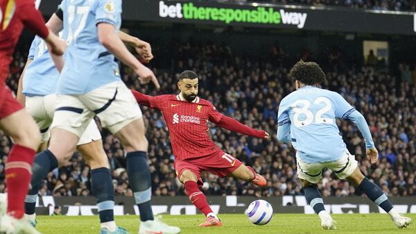 ألمصري محمد صلاح يسجل ويصنع ويقود ليفربول للفوز على مانشستر سيتي بالدوري الإنجليزي - سبوتنيك عربي