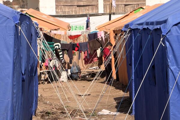 من الخيمة إلى الخيمة... أول مخيم إيواء في غزة يحتضن عائدين من جنوبي القطاع - سبوتنيك عربي