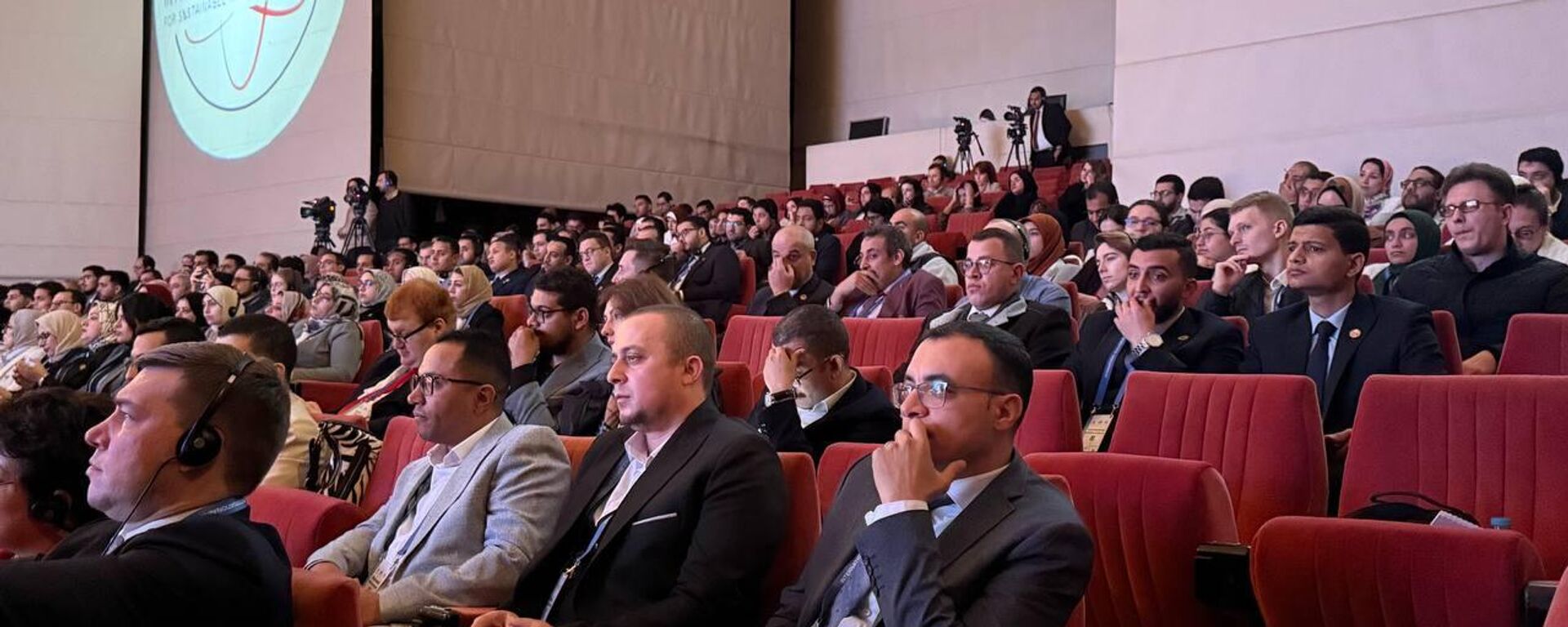 انطلاق فعاليات منتدى الشباب الدولي للتكنولوجيا النووية المستدامة في مكتبة الإسكندرية - سبوتنيك عربي, 1920, 26.02.2025