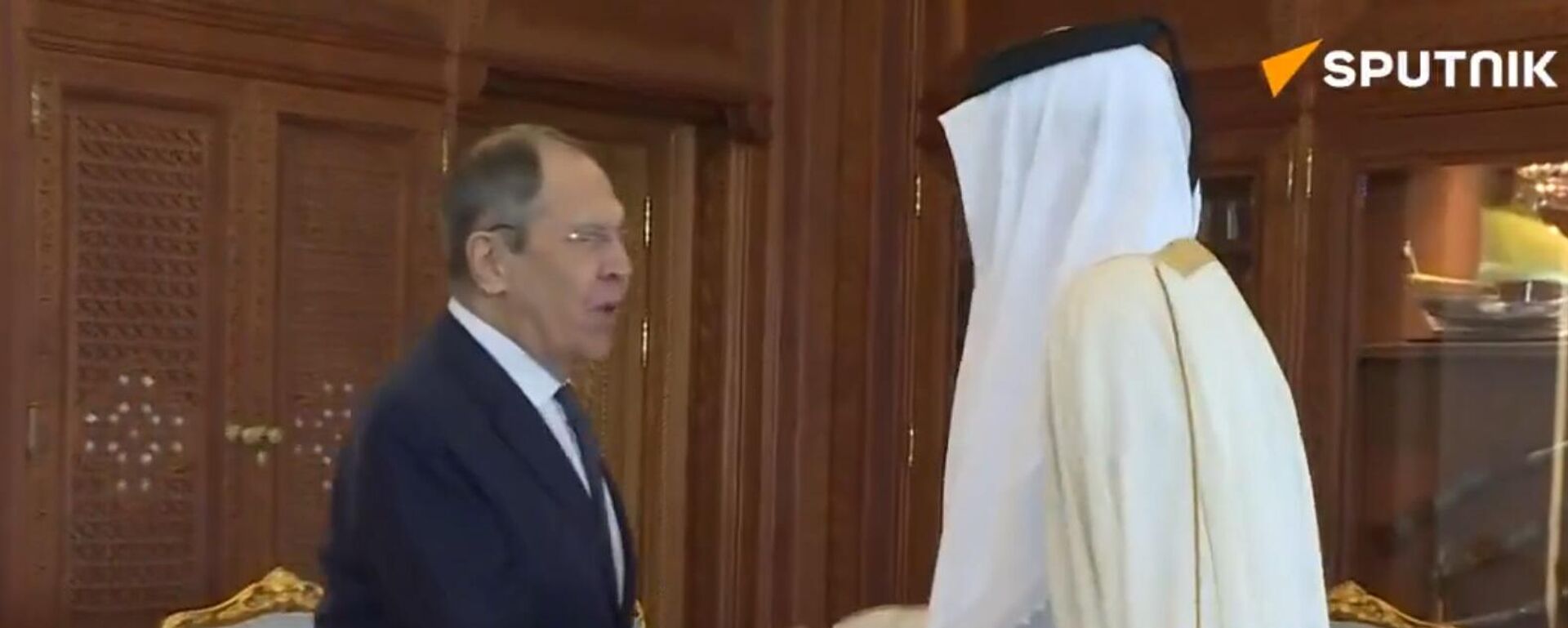  وزير الخارجية الروسي، سيرغي لافروف، يلتقي بأمير قطر، تميم بن حمد آل ثاني، في العاصمة القطرية الدوحة. - سبوتنيك عربي, 1920, 26.02.2025