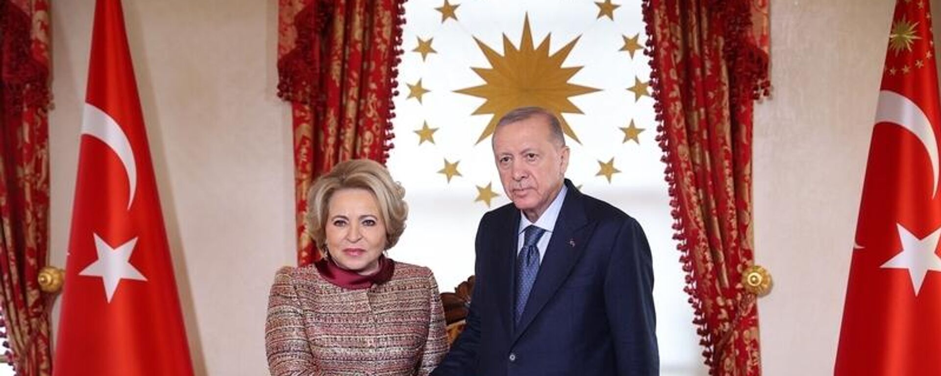رئيسة مجلس الفيدرالية الروسي فالنتينا ماتفيينكو والرئيس التركي رجب طيب أردوغان خلال اجتماع في أنقرة - سبوتنيك عربي, 1920, 27.02.2025