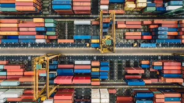 ميناء يضم حاويات - سبوتنيك عربي