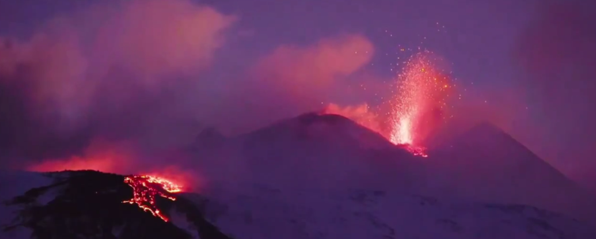 صورة لثوران بركان إتنا في إيطاليا  - سبوتنيك عربي, 1920, 01.03.2025