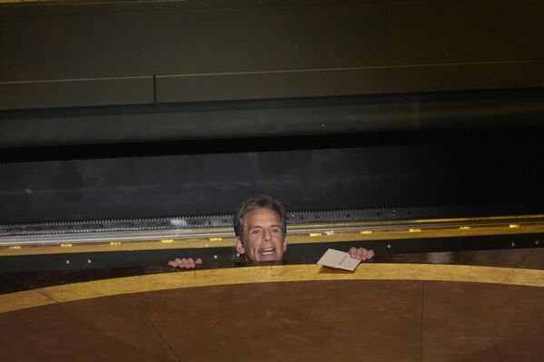 بن ستيلر، وهو يقدم جائزة أفضل تصميم إنتاج خلال حفل توزيع جوائز الـ&quot;أوسكار&quot; - سبوتنيك عربي