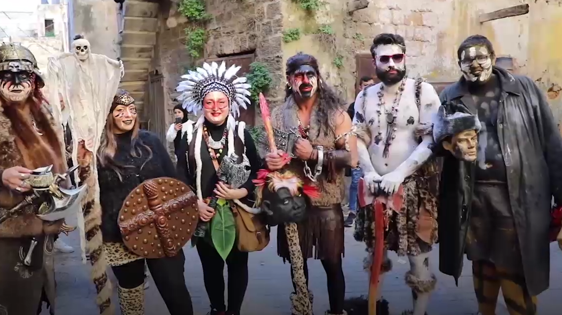 حتفال الزامبو في الميناء اللبنانية... تقليد سنوي لإعلان بدء الصيام لدى مسيحيي المدينة   - سبوتنيك عربي, 1920, 03.03.2025