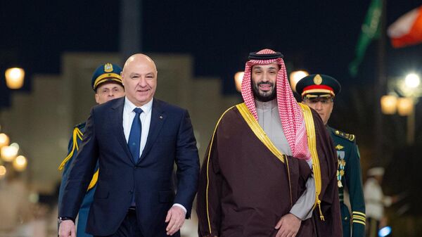 ولي العهد السعودي الأمير محمد بن سلمان يلتقي الرئيس اللبناني جوزيف عون خلال زيارته إلى السعودية - سبوتنيك عربي