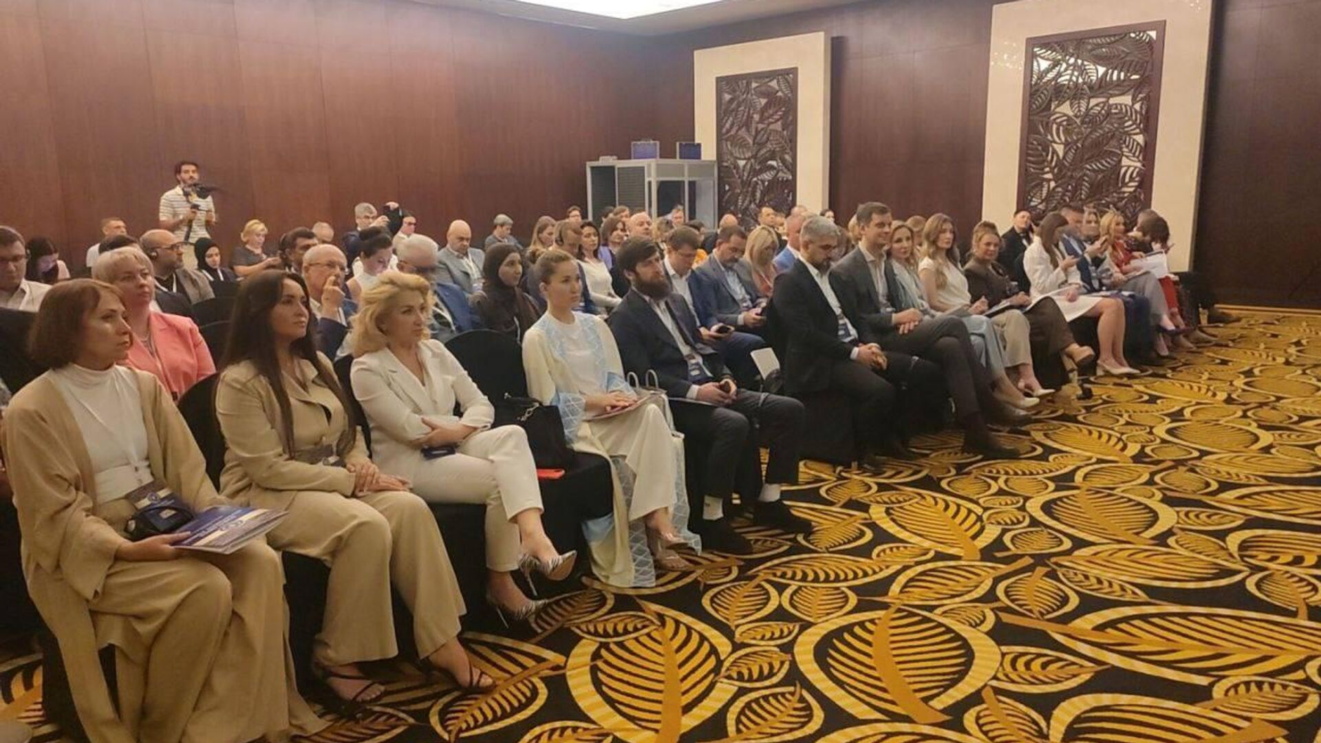 فعاليات منتدى مؤتمر بريكس للاستثمار في دبي فعاليات منتدى مؤتمر بريكس للاستثمار في دبي - سبوتنيك عربي, 1920, 07.03.2025