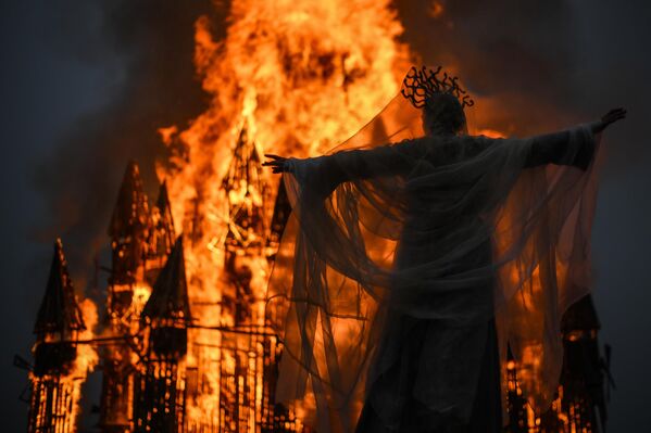 مجموعة فنية من منتزه ماسلينيتسا الفني في منطقة "نيكولا لينيفيتس" في مناطق كاليسكو. - سبوتنيك عربي