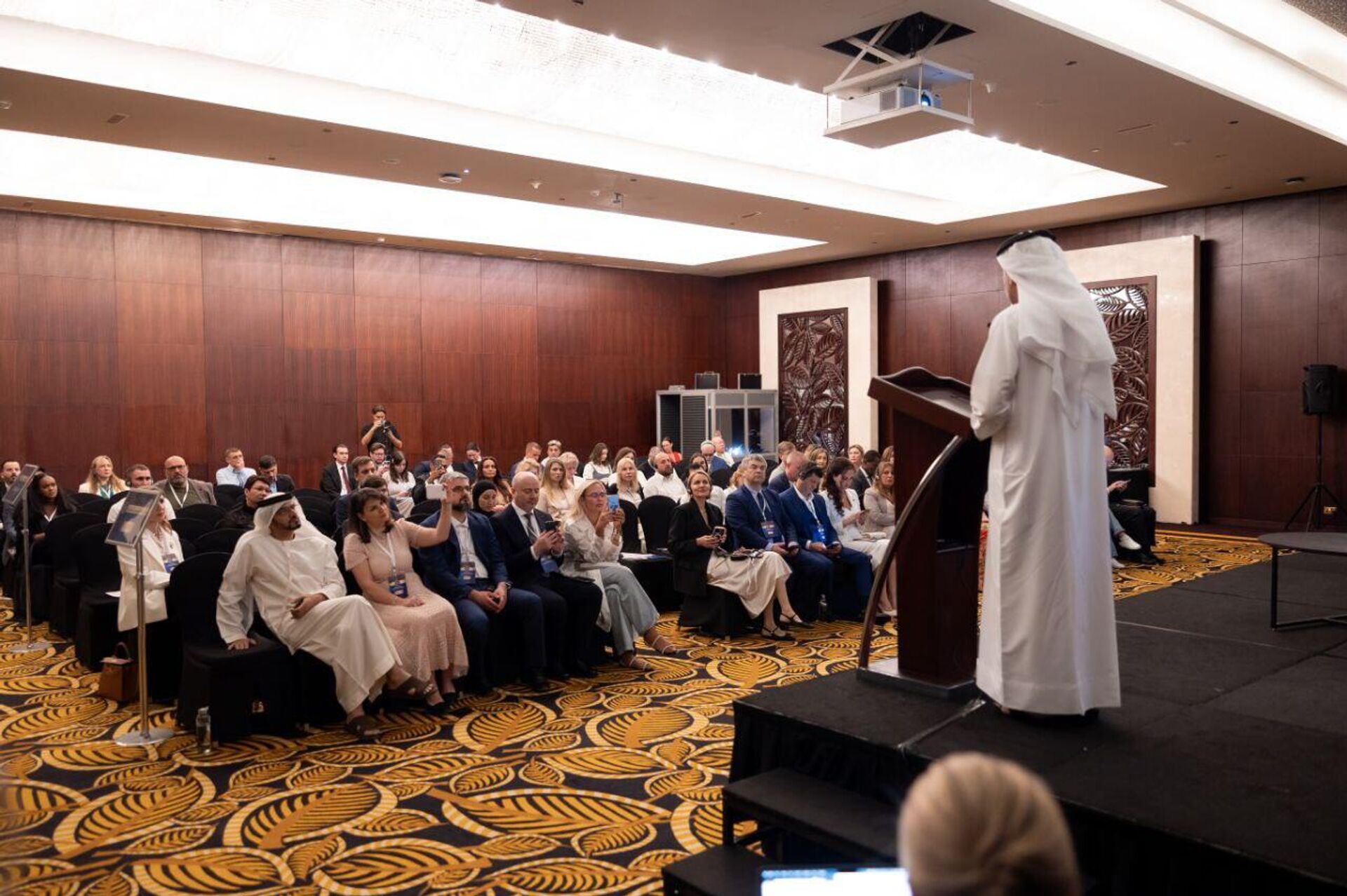 منتدى بريكس دبي للاستثمار يتحول لمنصة دائمة في دولة الإمارات العربية المتحدة - سبوتنيك عربي, 1920, 10.03.2025