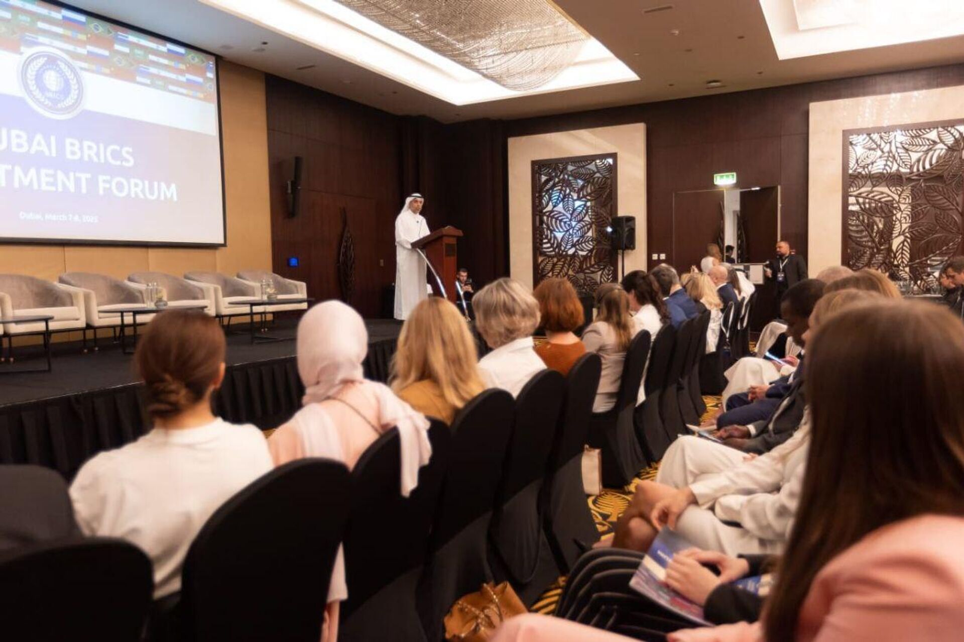 منتدى بريكس دبي للاستثمار يتحول لمنصة دائمة في دولة الإمارات العربية المتحدة - سبوتنيك عربي, 1920, 10.03.2025