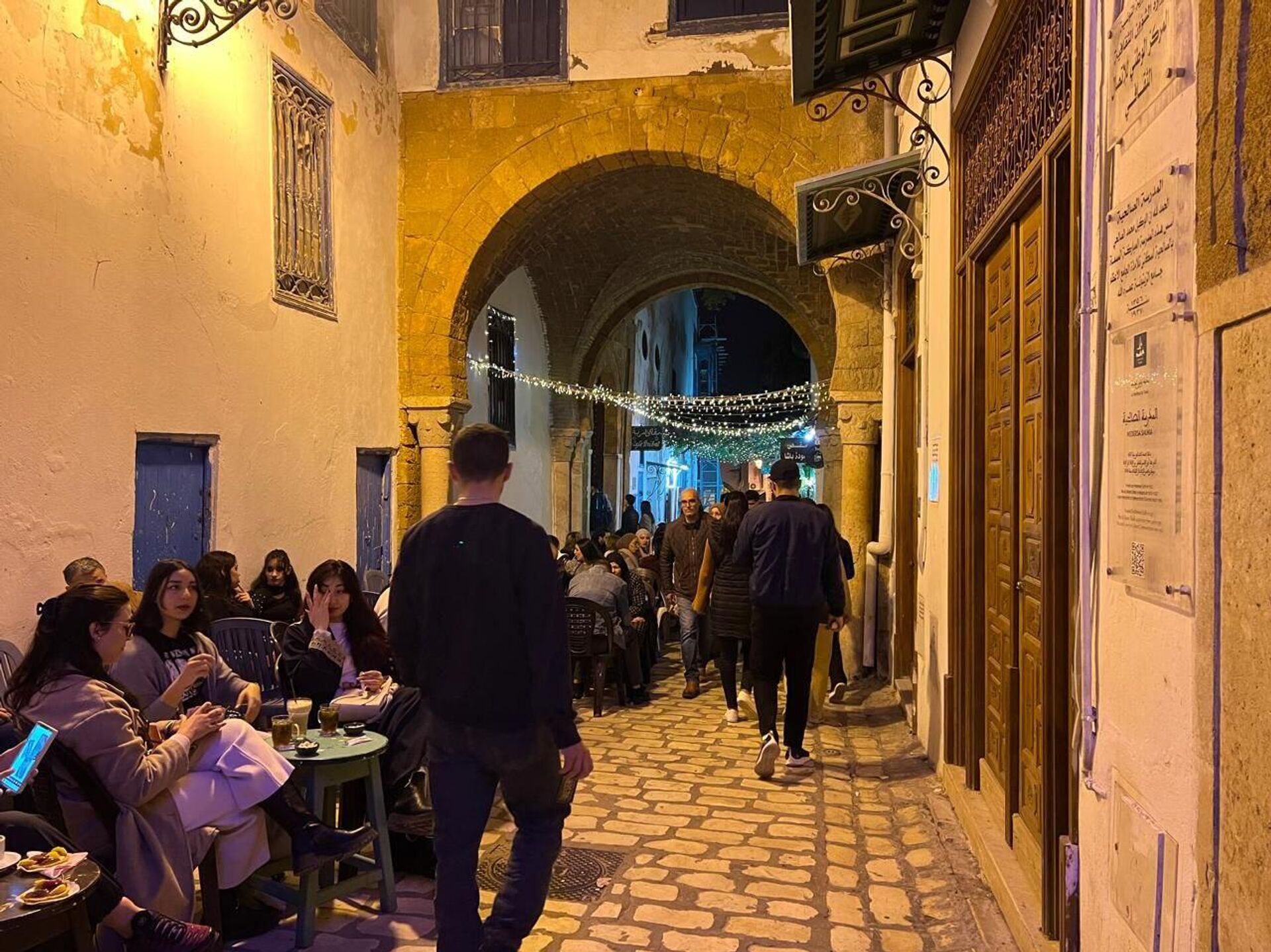 المدينة العتيقة بتونس تحتفي برمضان وتتحول الى الوجهة المفضلة للتونسيين للسهر - سبوتنيك عربي, 1920, 14.03.2025