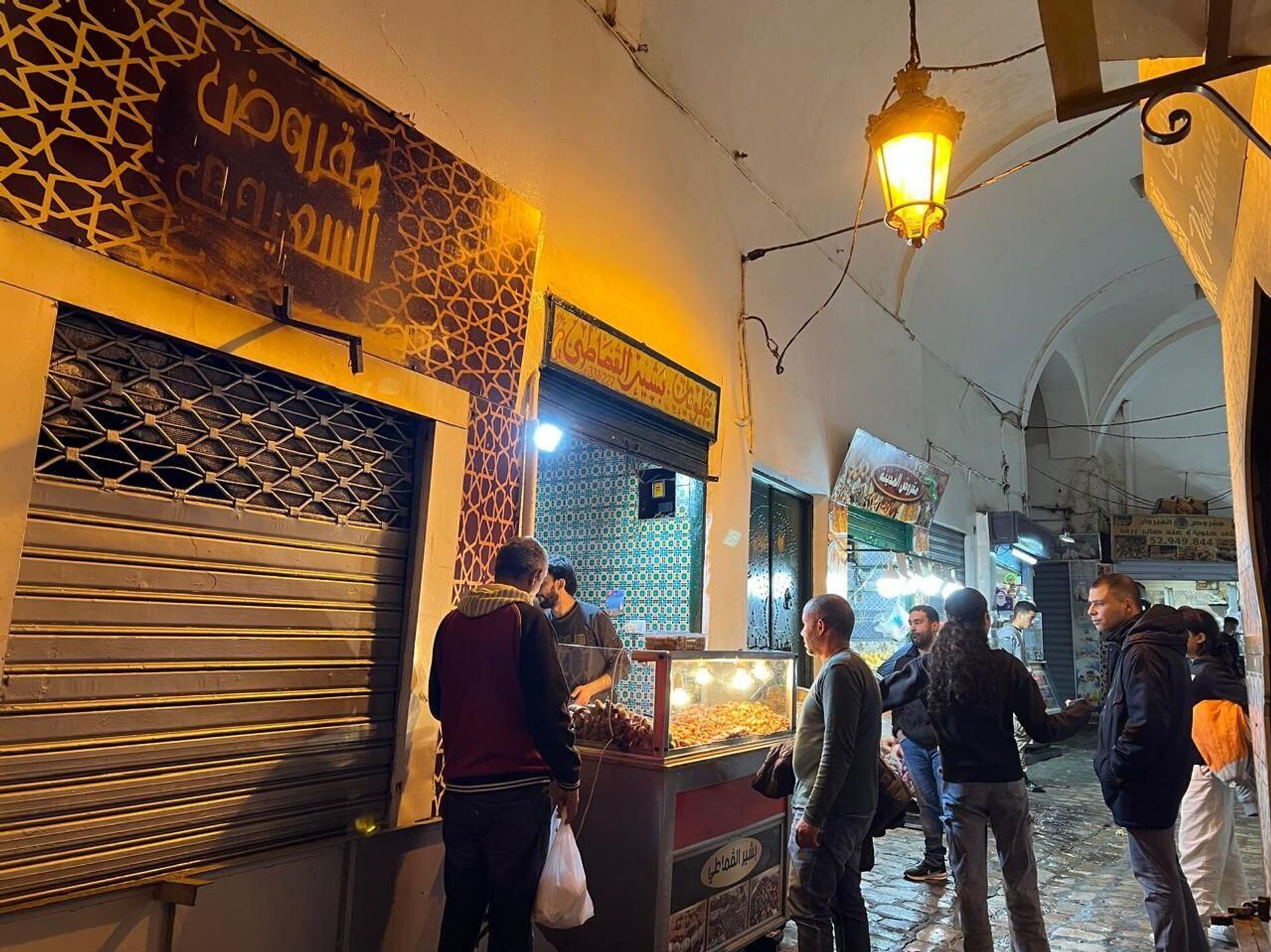 المدينة العتيقة بتونس تحتفي برمضان وتتحول الى الوجهة المفضلة للتونسيين للسهر - سبوتنيك عربي, 1920, 14.03.2025