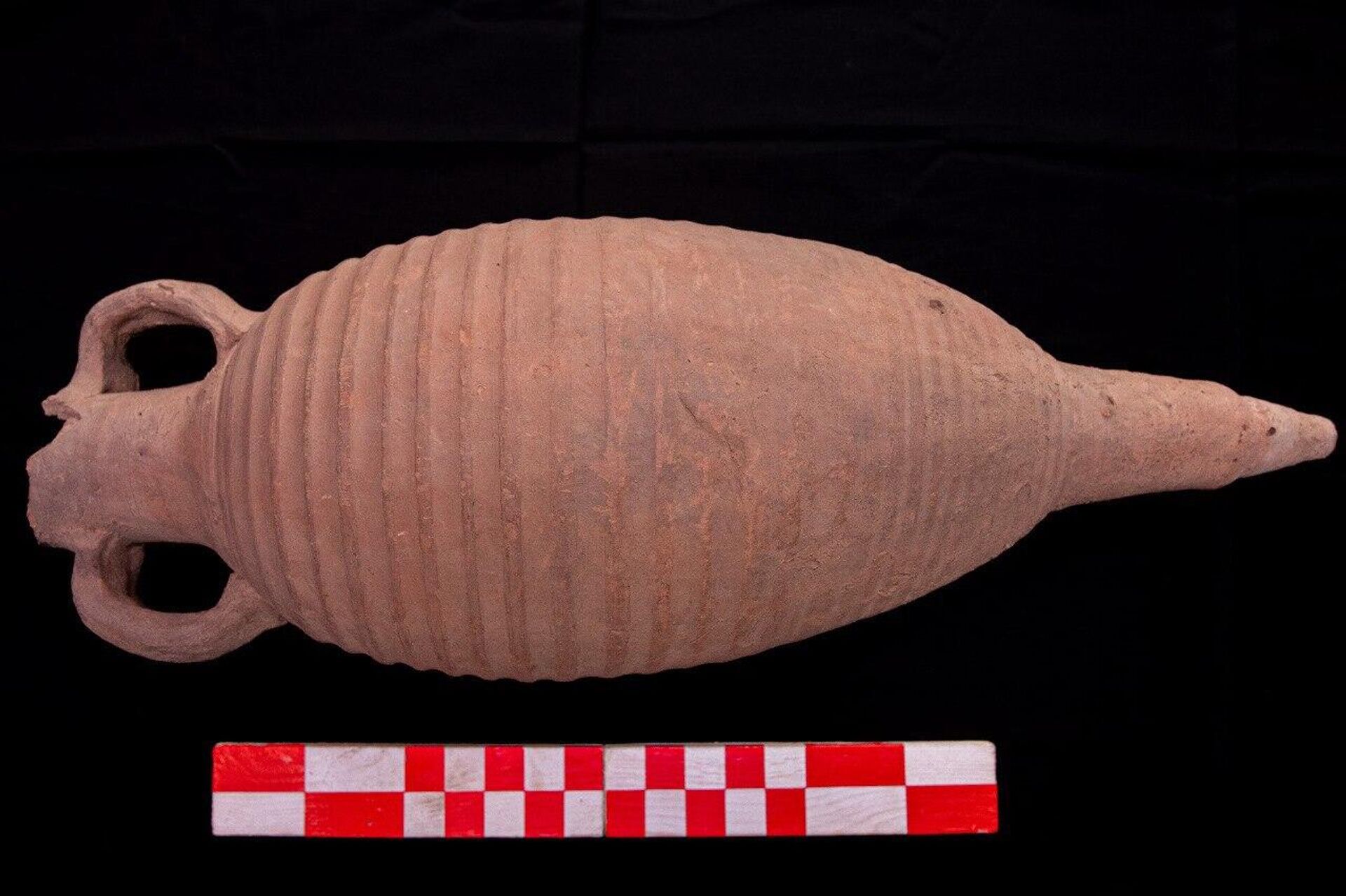 اكتشاف مقبرة ملكية وورشة لصناعة الفخار أثرية في جنوب مصر - سبوتنيك عربي, 1920, 14.03.2025