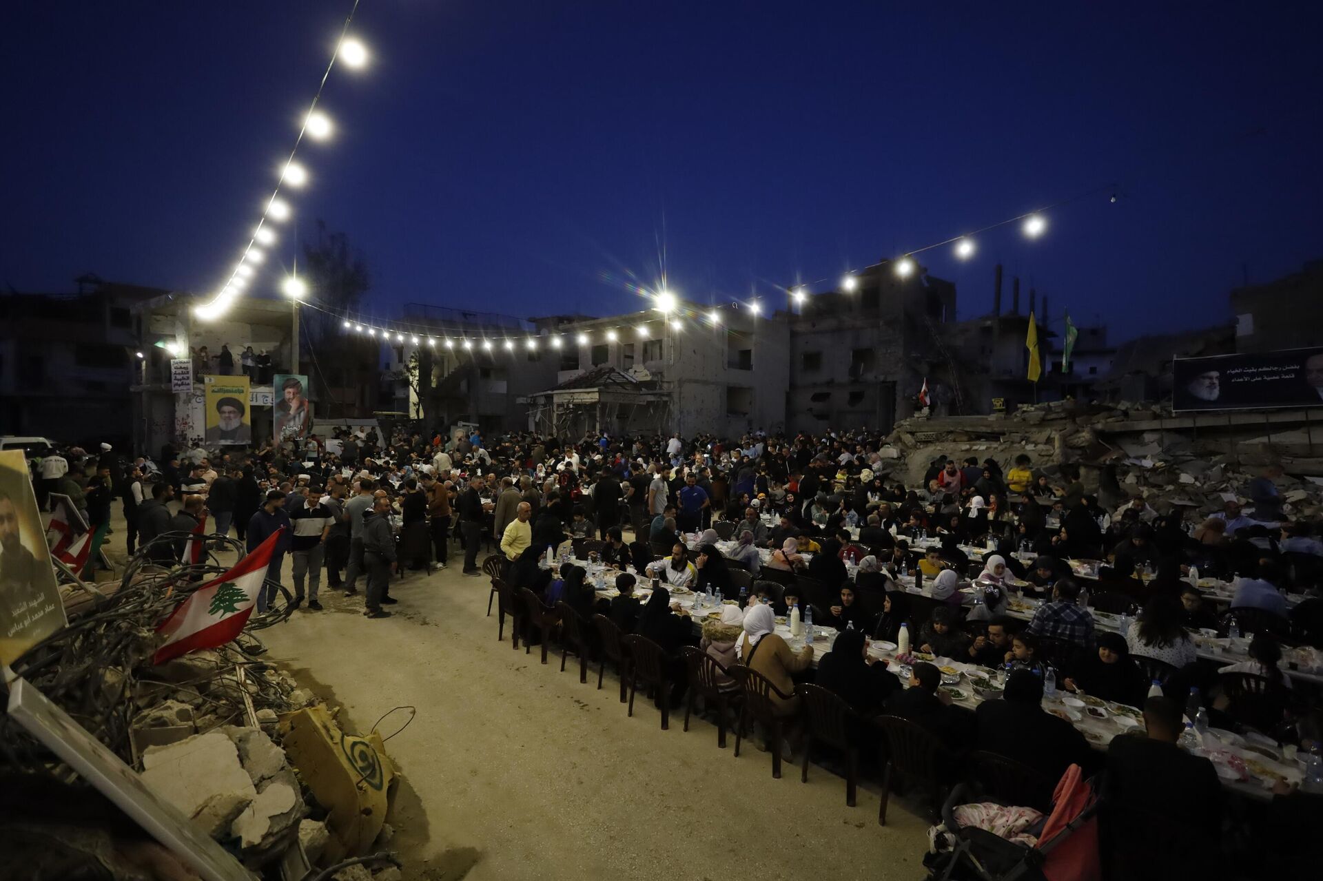 الإفطار الرمضاني في الخيام بجنوب لبنان.. صمود وتحدٍّ وسط الدمار - سبوتنيك عربي, 1920, 15.03.2025