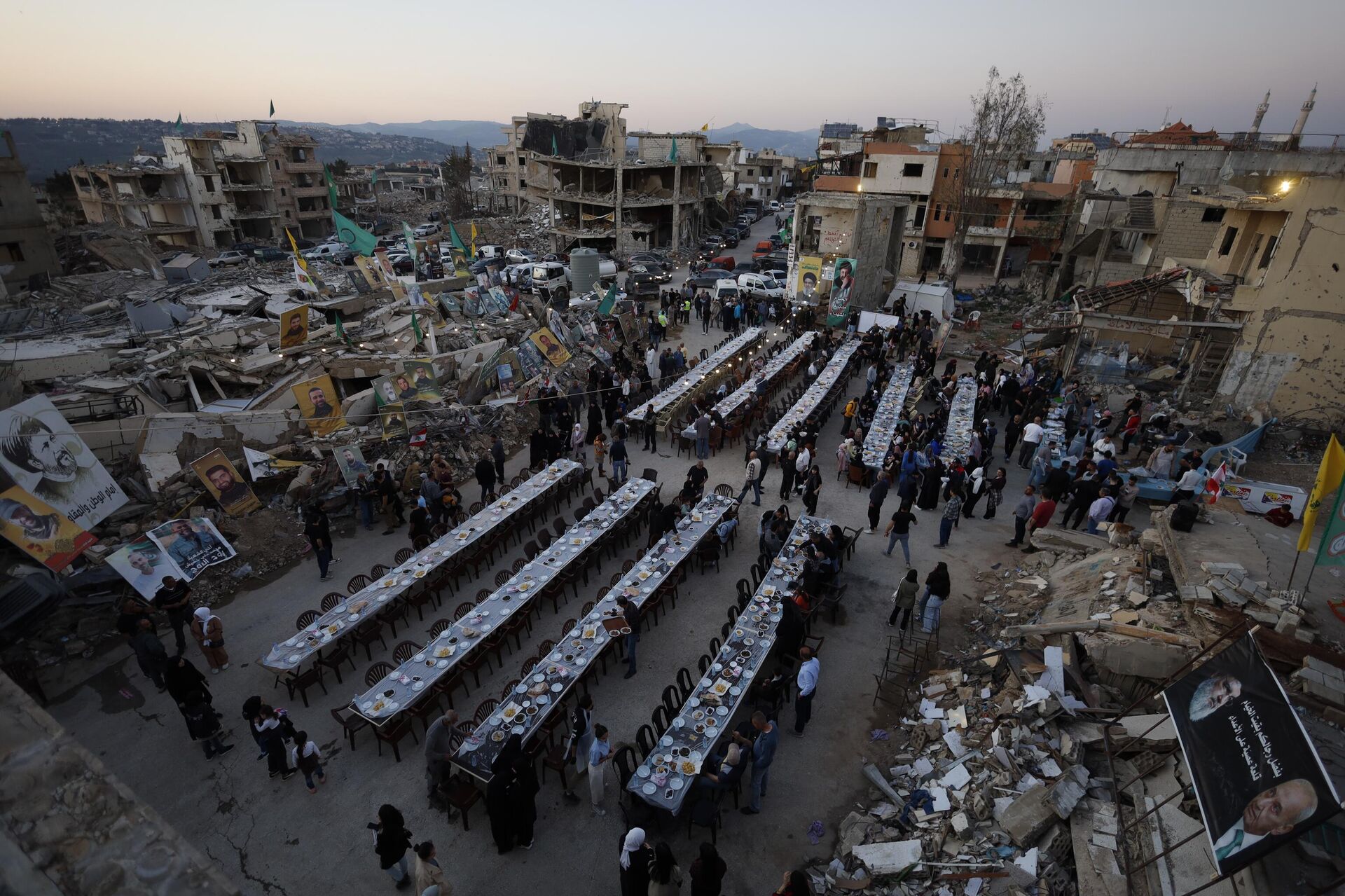 الإفطار الرمضاني في الخيام بجنوب لبنان.. صمود وتحدٍّ وسط الدمار - سبوتنيك عربي, 1920, 15.03.2025