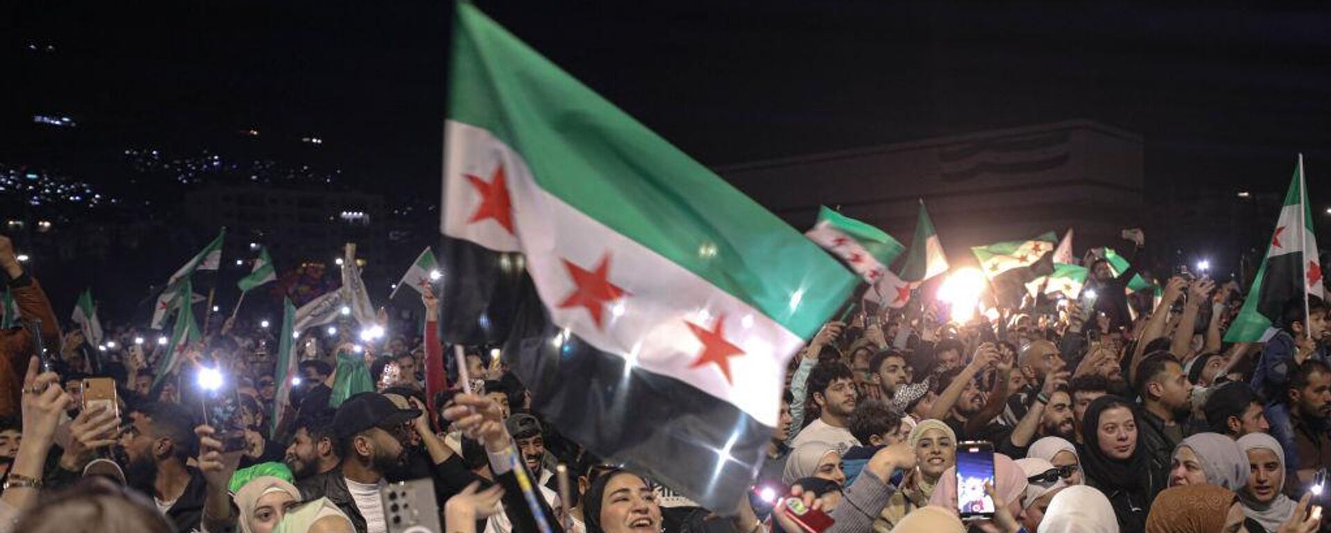 احتفالات بالعاصمة السورية دمشق بالذكرى الـ14 على الثورة ضد الرئيس السابق بشار الأسد - سبوتنيك عربي, 1920, 16.03.2025