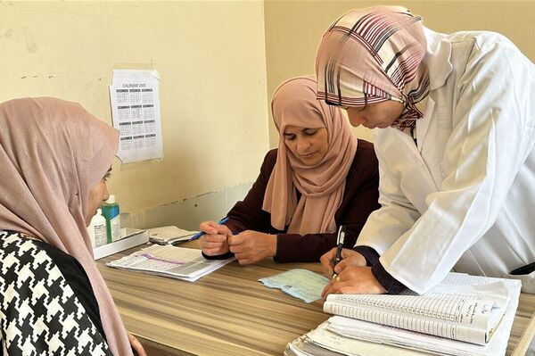 زوجة الطبيب ناهض أبو طعيمة تناشد للإفراج عن زوجها المحتجز لدى إسرائيل
زوجة الطبيب ناهض أبو طعيمة تناشد للإفراج عن زوجها المحتجز لدى إسرائيل
- سبوتنيك عربي