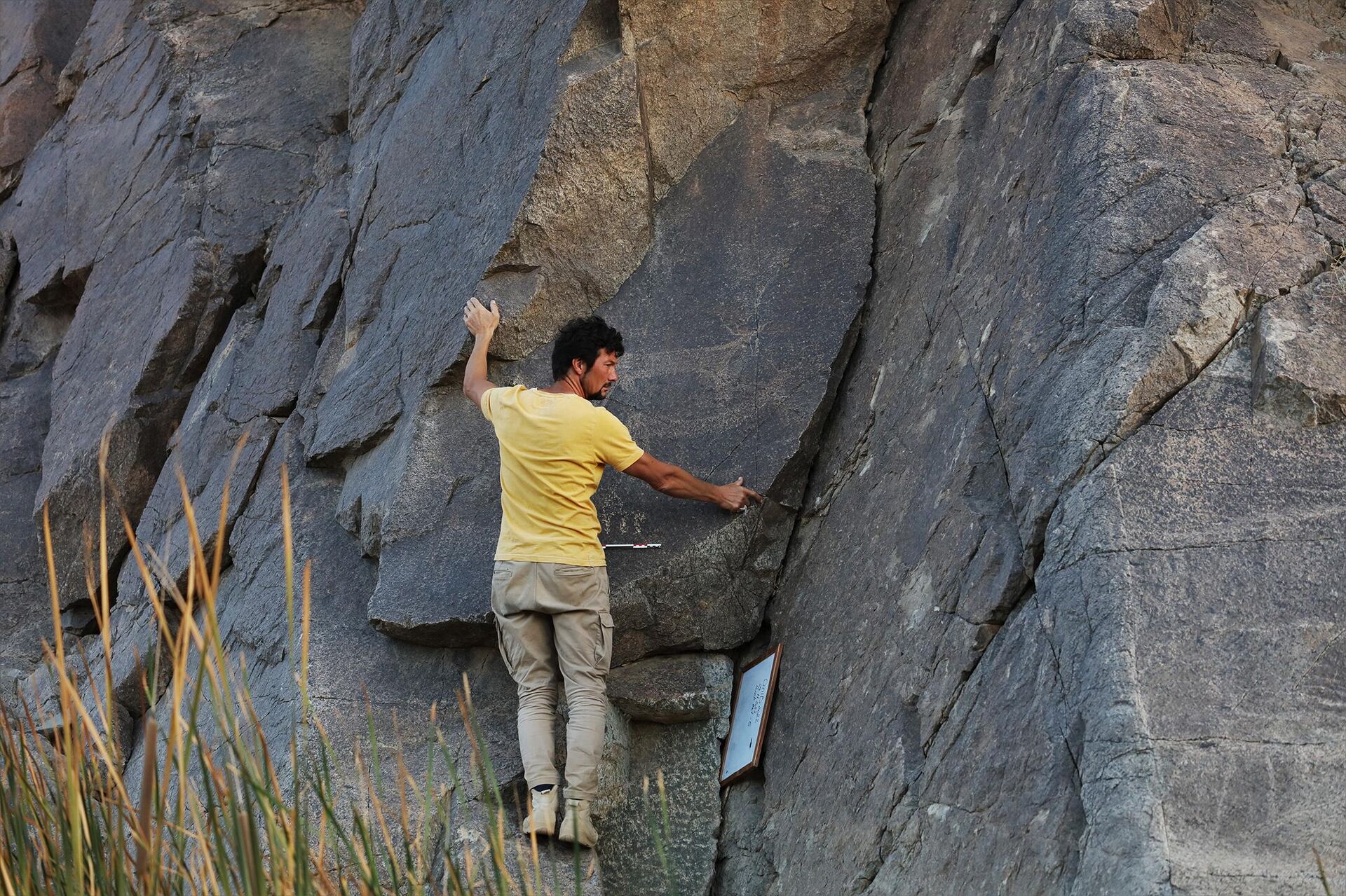 علماء أنثروبولوجيا روس يكتشفون مقابر عبادة الماشية يعود تاريخها إلى 6000 عام في السودان  - سبوتنيك عربي, 1920, 19.03.2025