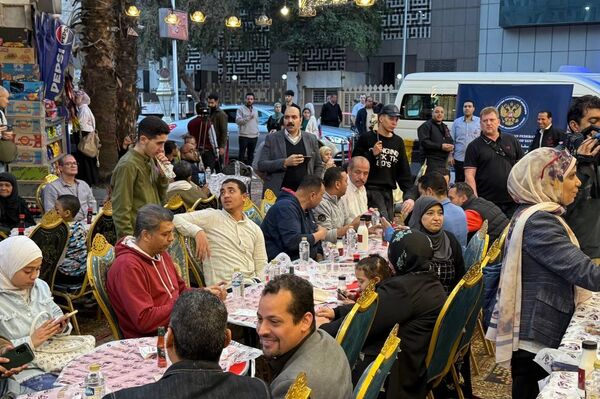 بطقوس مصرية… السفارة الروسية تنظم حفل إفطار خيري بالقاهرة - سبوتنيك عربي