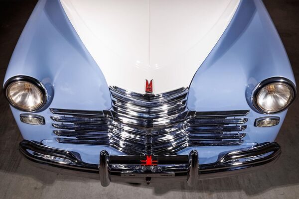 صورة لسيارة "جي إيه زد-إم 20 إيه" موديل 1954، من الأمام حيث قام متحف النقل في موسكو بإحياء أول "تاكسي" سوفييتية في موسكو منذ الحرب العالمية الثانية - سبوتنيك عربي