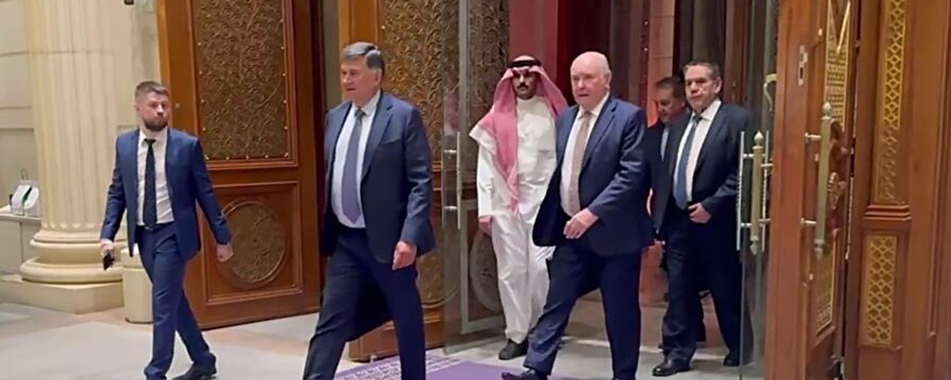 ، رئيس اللجنة الدولية في مجلس الفيدرالية الروسي  غريغوري كاراسين، عضو الفريق الروسي للمحادثات مع الوفد الأمريكي في الرياض - سبوتنيك عربي, 1920, 25.03.2025