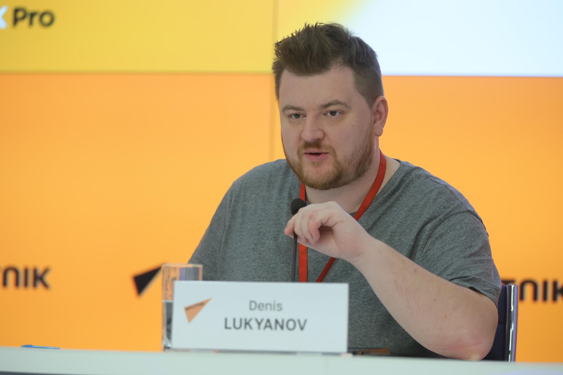 سبوتنيك وأكاديمية أوسبو تنظمان محاضرة تفاعلية حول خوارزميات وسائل التواصل الاجتماعي - سبوتنيك عربي, 1920, 25.03.2025