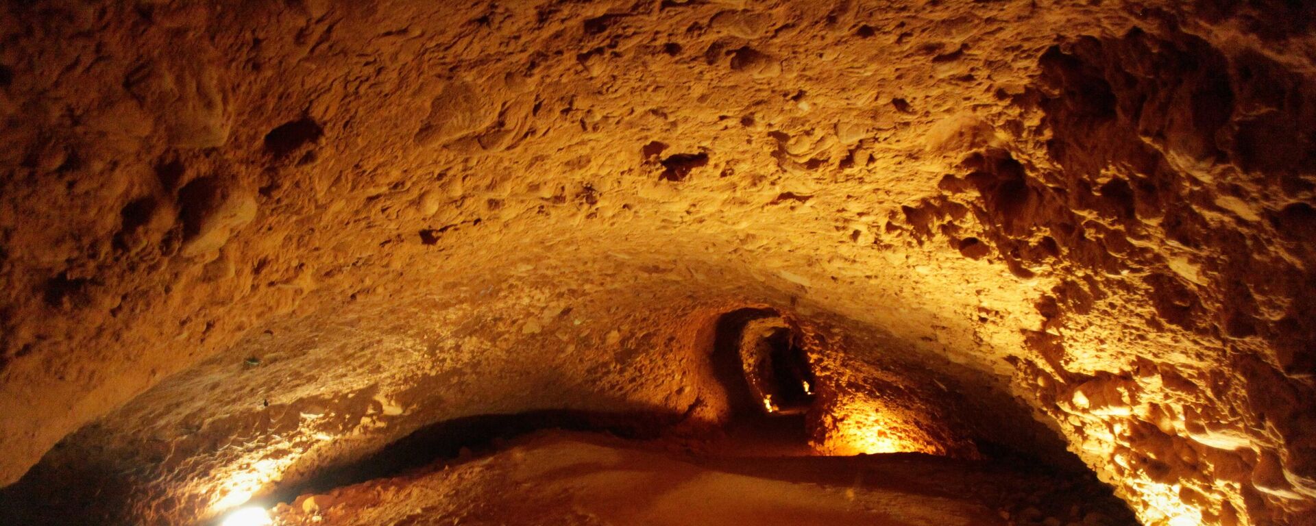 أنفاق مناجم الذهب القديمة - سبوتنيك عربي, 1920, 26.03.2025