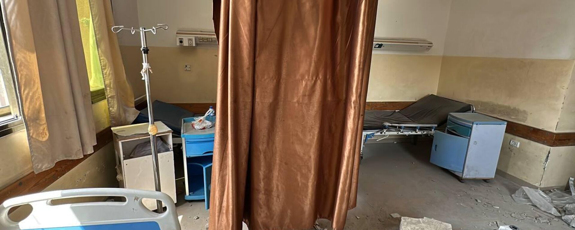 استهداف مشفى ناصر الطبي يفاقم أزمة القطاع الصحي في غزة - سبوتنيك عربي, 1920, 18.03.2026