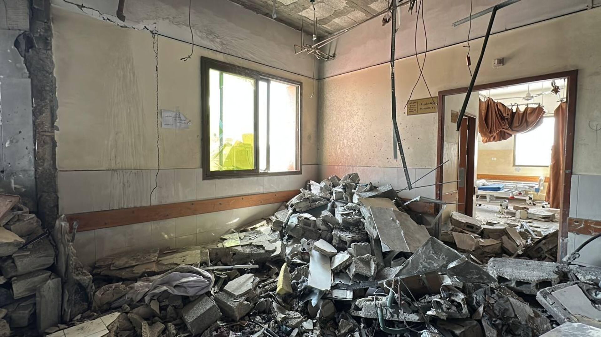 استهداف مشفى ناصر الطبي يفاقم أزمة القطاع الصحي في غزة - سبوتنيك عربي, 1920, 27.03.2025