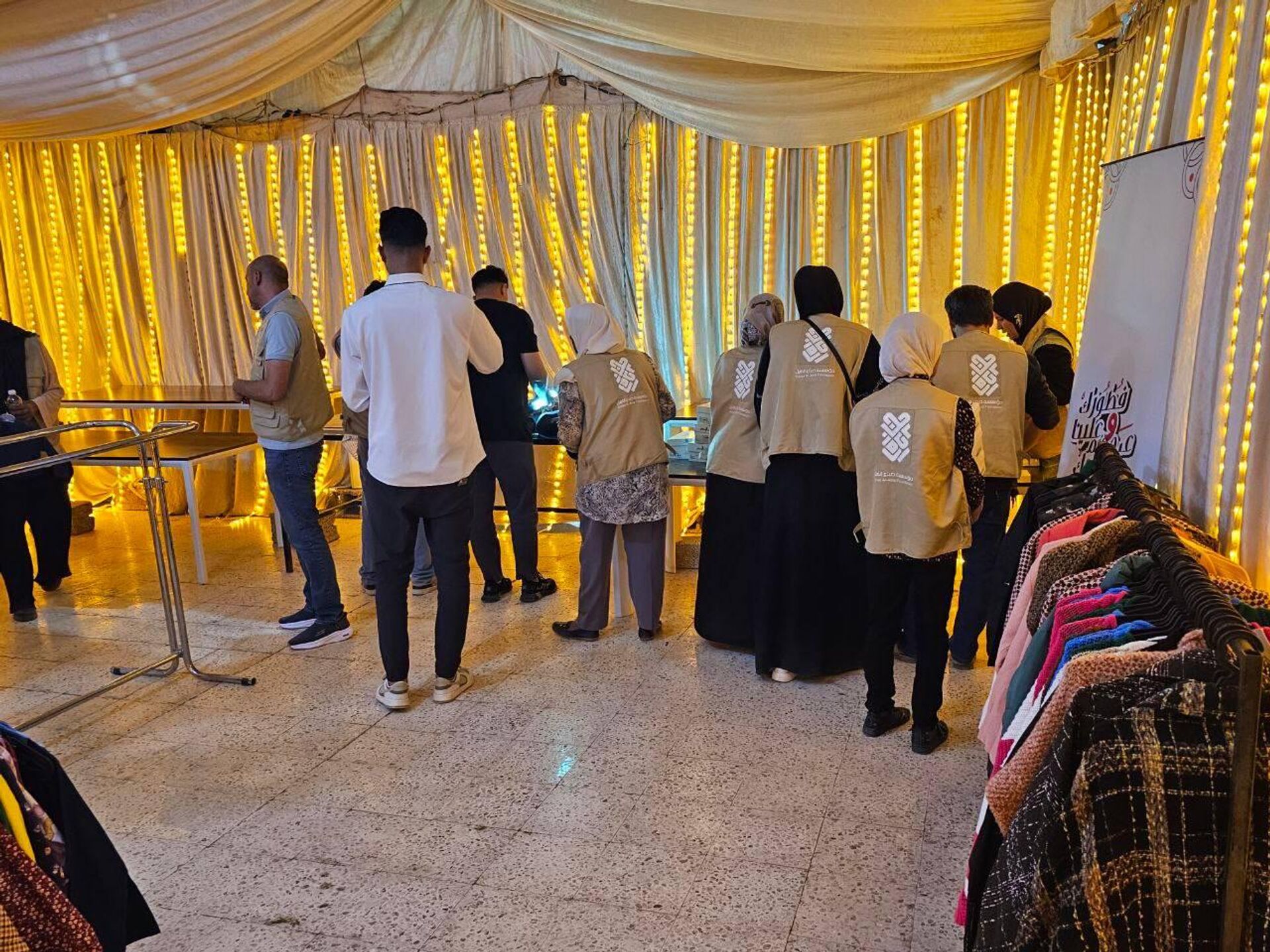 فطورك علينا وعيدهم عليك.. حملة خيرية لرسم البسمة على وجوه الأطفال في بنغازي - سبوتنيك عربي, 1920, 28.03.2025