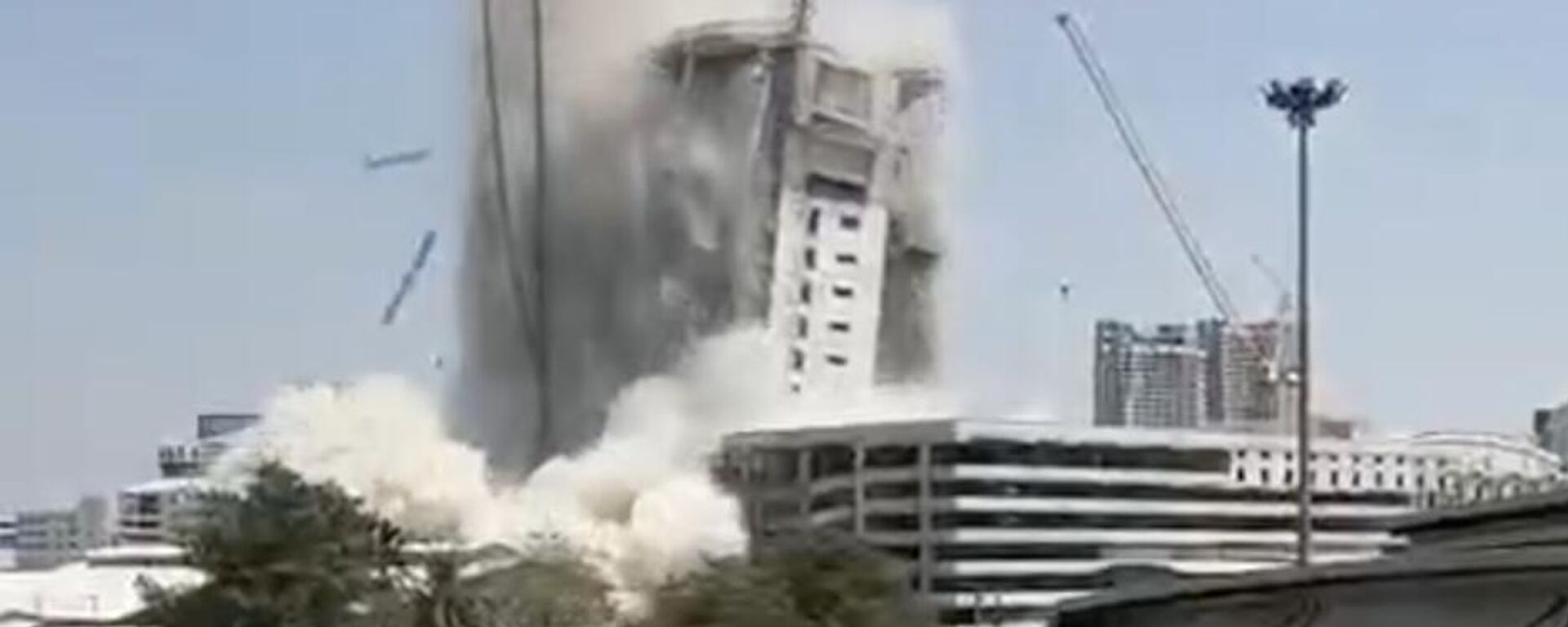 Обрушение здания во время землетрясения в Бангкоке - سبوتنيك عربي, 1920, 29.03.2025