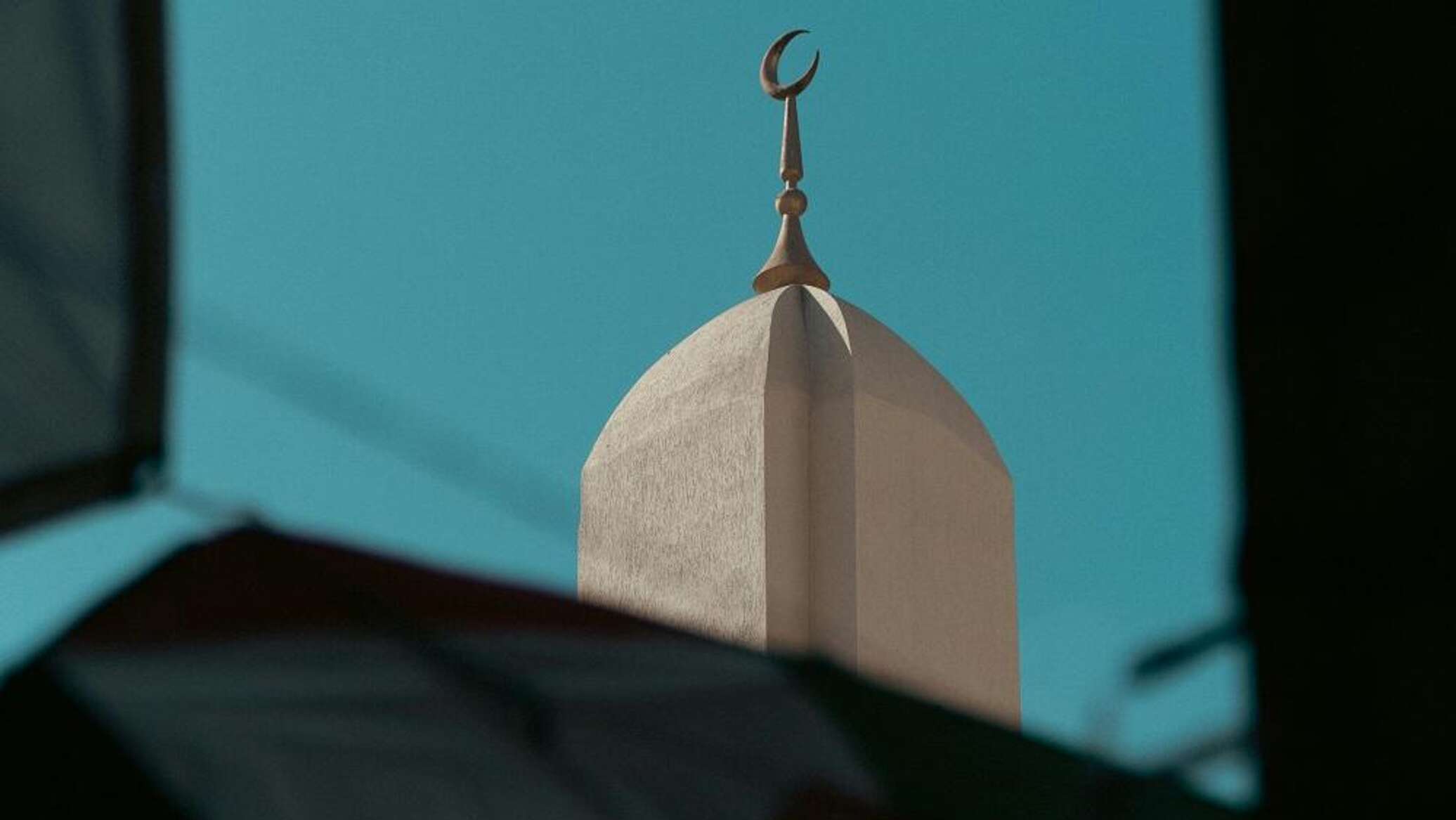 حريق متعمد يستهدف مسجدا في بلدة بيسهافن البريطانية