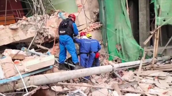 وزارة حالات الطوارئ الروسية تزيل آثار الزلزال الذي ضرب ميانمار - سبوتنيك عربي