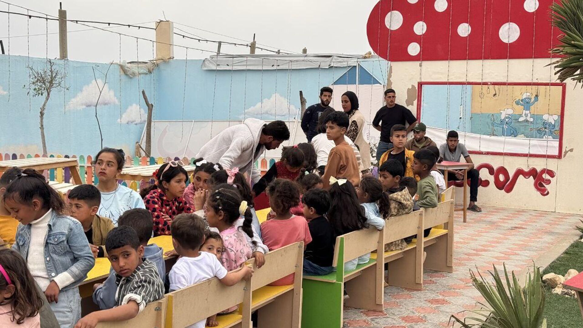 فعالية ترفيهية في مدينة خان يونس للتخفيف من معاناة الأطفال الأيتام - سبوتنيك عربي, 1920, 03.04.2025