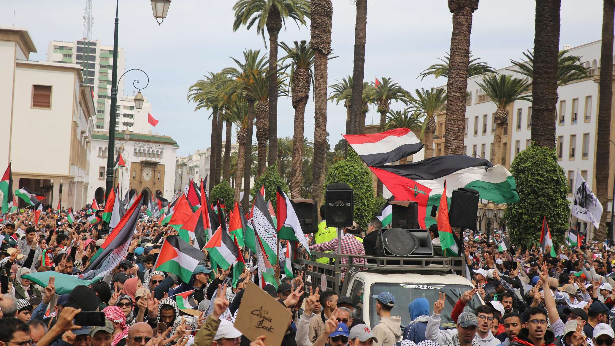 بعد مطالب شعبية بقطعها... حقوقي مغربي يوضح سيناريوهات العلاقات بين بلاده وإسرائيل
