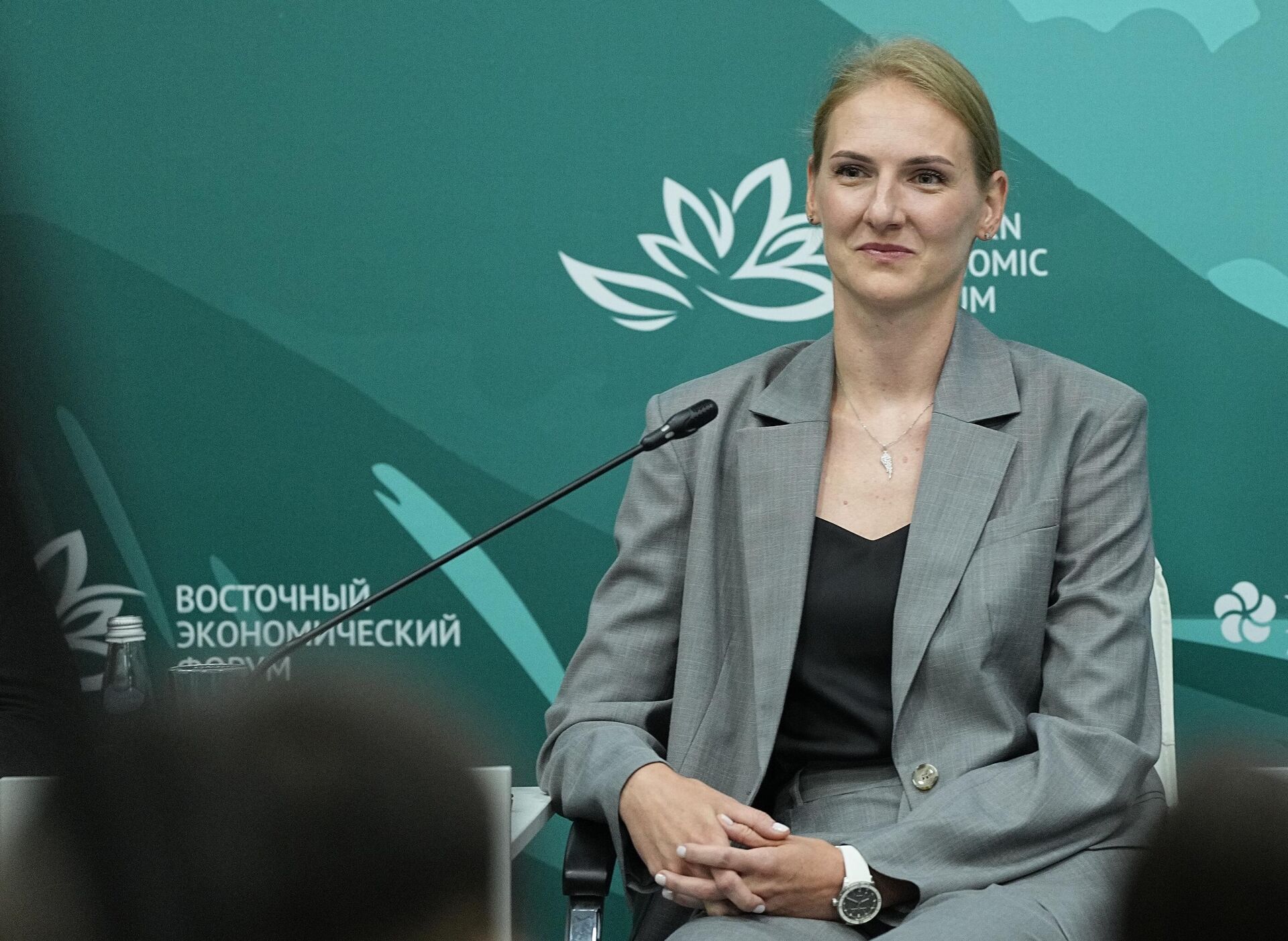  سفيتلانا روماشينا، السباحة المتزامنة الأكثر حصولاً على الأوسمة في التاريخ. - سبوتنيك عربي, 1920, 07.04.2025