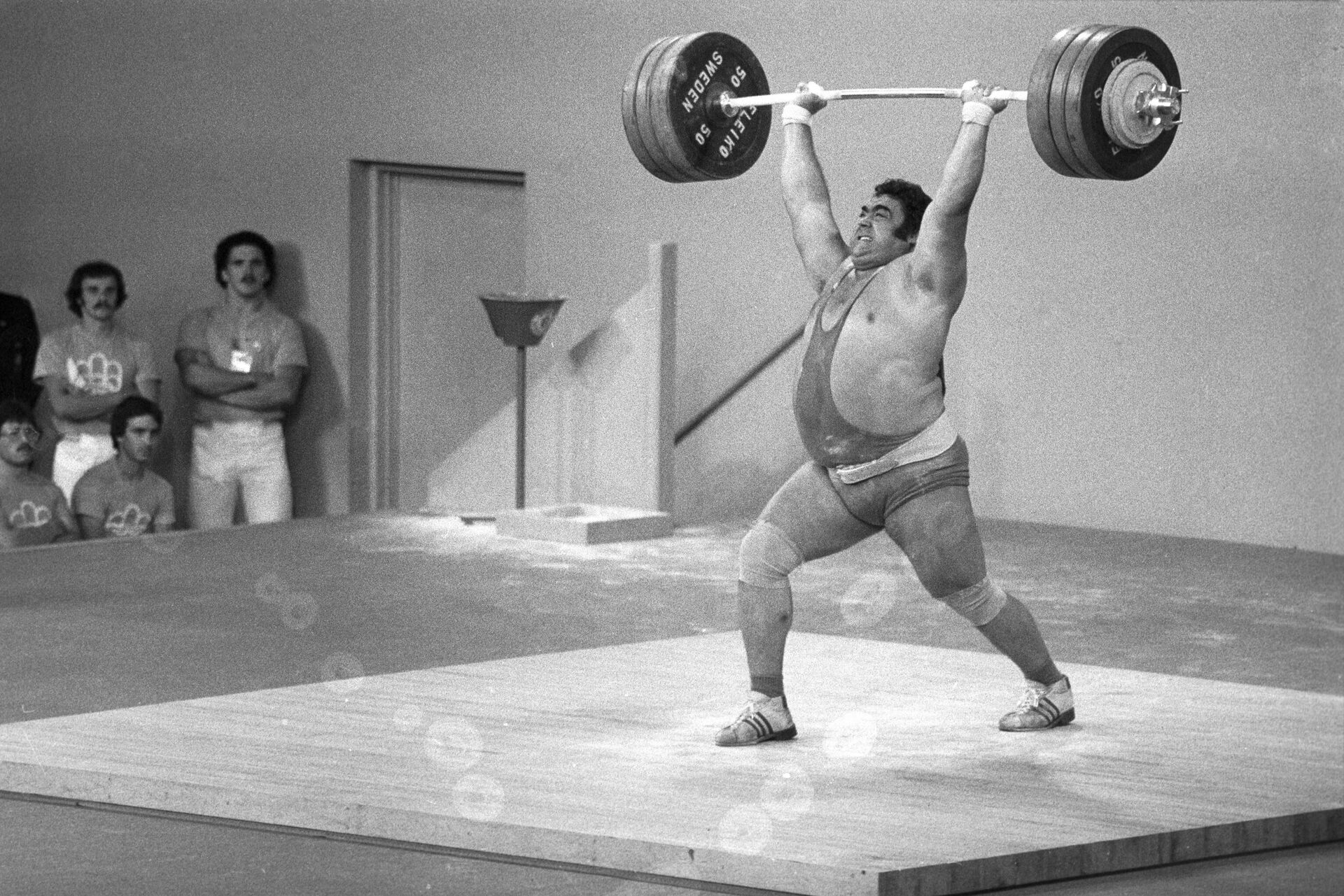 الرياضي السوفيتي فاسيلي أليكسييف - سبوتنيك عربي, 1920, 07.04.2025