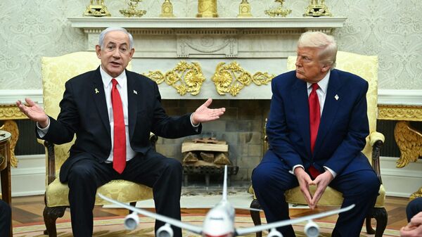 الرئيس الأمريكي دونالد ترامب يستقبل رئيس الوزراء الإسرائيلي بنيامين نتنياهو في البيت الأبيض - سبوتنيك عربي