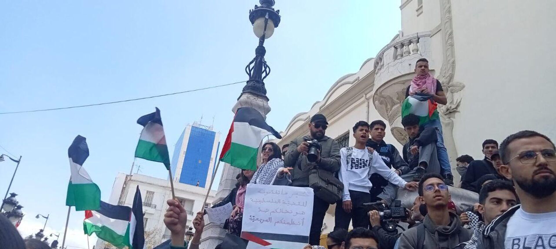 الجامعات التونسية تنظم إضرابا عاما تضامنا مع غزة - سبوتنيك عربي, 1920, 08.04.2025