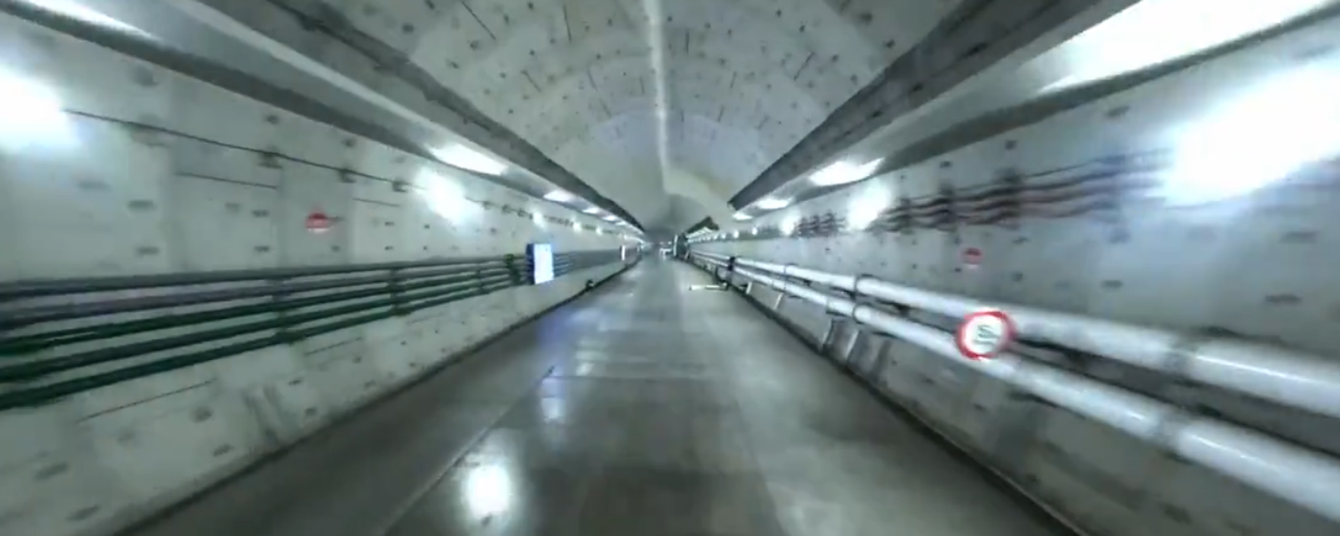 الصين تكشف عن آلة حفر عملاقة لبناء أطول نفق مائي في العالم - سبوتنيك عربي, 1920, 09.04.2025