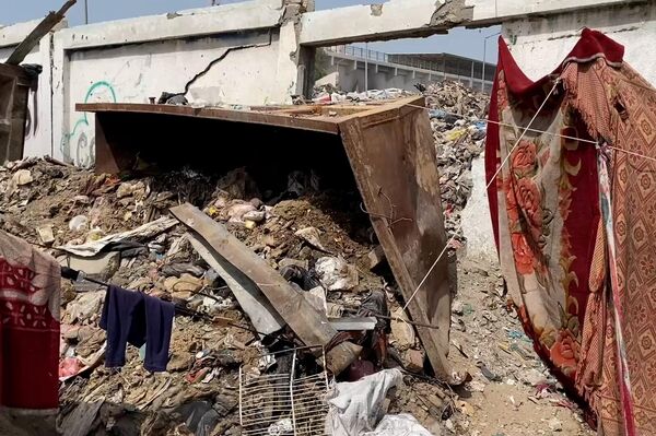 نازحون في غزة يواجهون الجوع والمرض وسط مكب النفايات  - سبوتنيك عربي