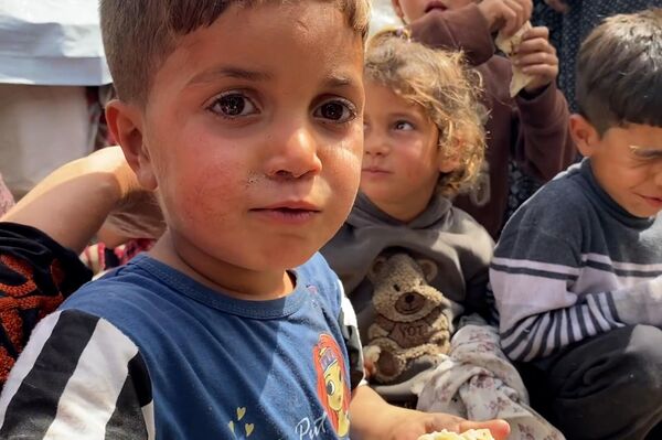 نازحون في غزة يواجهون الجوع والمرض وسط مكب النفايات  - سبوتنيك عربي