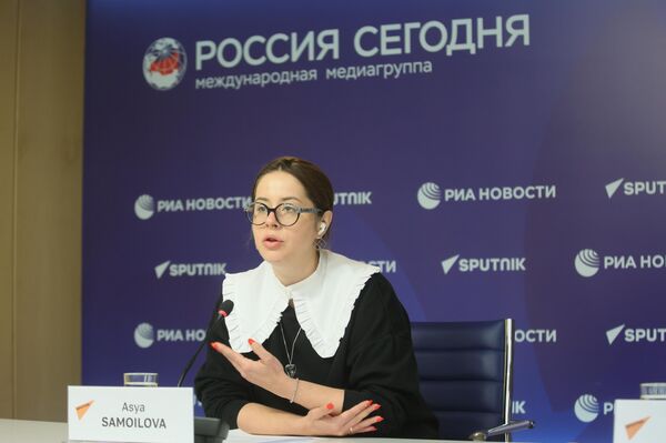 صورة لورشة عمل عن الربيورتاج المصور لوسائل الإعلام التي نظمتها يونا ووكالة سبوتنيك 
 - سبوتنيك عربي