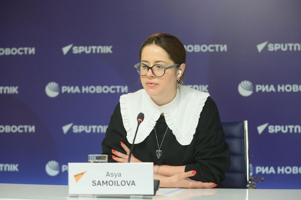 صورة لورشة عمل عن الربيورتاج المصور لوسائل الإعلام التي نظمتها يونا ووكالة سبوتنيك 
 - سبوتنيك عربي