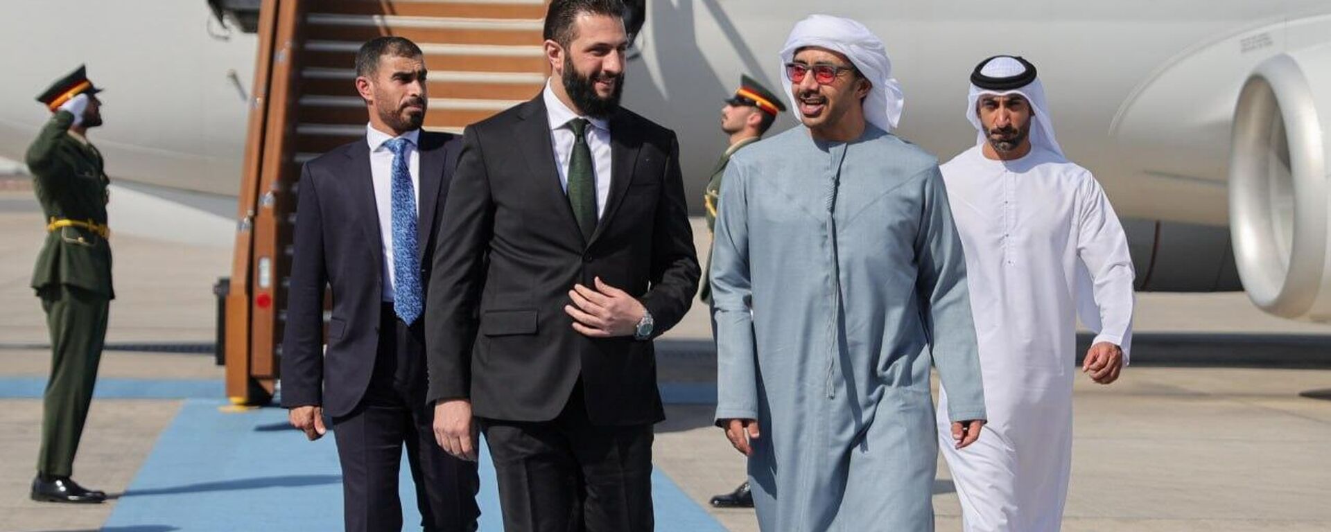 رئيس الجمهورية العربية السورية للمرحلة الانتقالية، أحمد الشرع ، وسمو الشيخ عبد الله بن زايد آل نهيان وزير الخارجية الإمارتية - سبوتنيك عربي, 1920, 13.04.2025